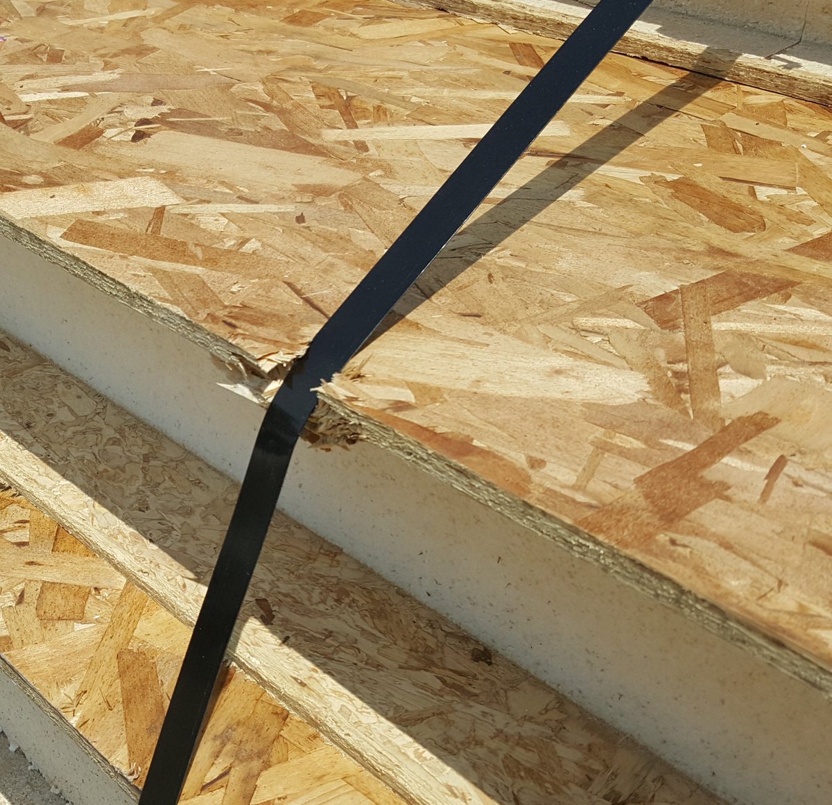 SIPschooltweets's tweet image. How To Prevent Strap Damage on your #StructuralInsulatedPanel package? Get tips and tricks at our next SIPs 202 Two Day Installation Workshop Nov 15-16 in #WestVirginia ow.ly/Ck5d30mmjPj #BuildingwithSIPs #EnergyEfficientConstruction #StormResistantConstruction