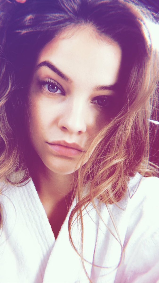 GlamorousPoison's tweet image. “Bored...”