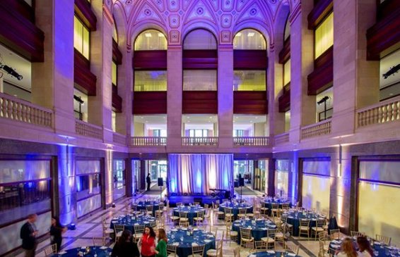 PSA !! The holidays are rolling in and people want to party. Contact the @BuildersBldg team (Chicago’s newest event venue powered by @DineAmicGroup) at events@buildersbuilding.com to get started !! #BLDGYourEvent