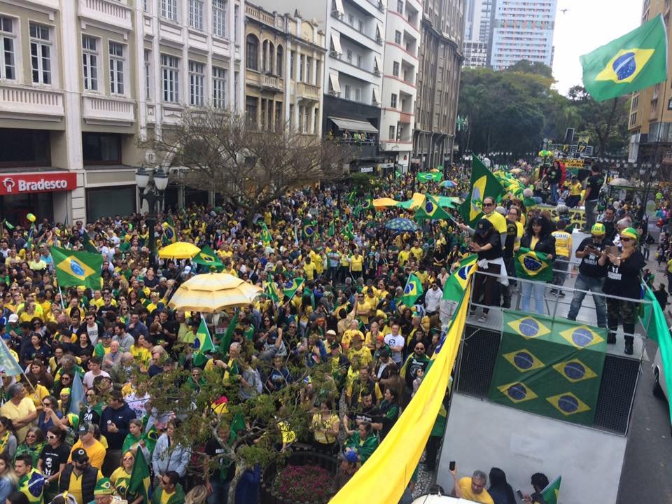 WanisaTrova's tweet photo. @exame Entenderam? 
Quem vota @jairbolsonaro não arreda pé!
#ForaForoDeSãoPaulo
#ForaORCRIM
#ForaUNASUL
#ForaURSAL E ESCAMBAL
#ForaCachorradaVermelha https://t.co/XMv8YonEGA