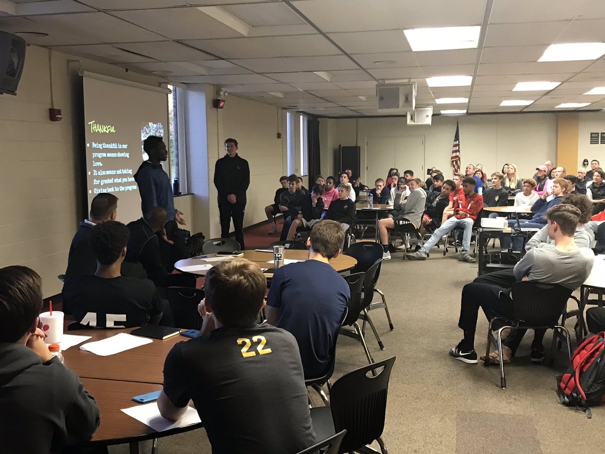 ElksBasketball's tweet photo. The seniors did a great job sharing our core values at the player/parent meeting tonight. Also thanks to @BBbyJeffHouse for talking about NCAA recruiting after the meeting. Almost go time! #chopchop https://t.co/mEGS3rZF0t