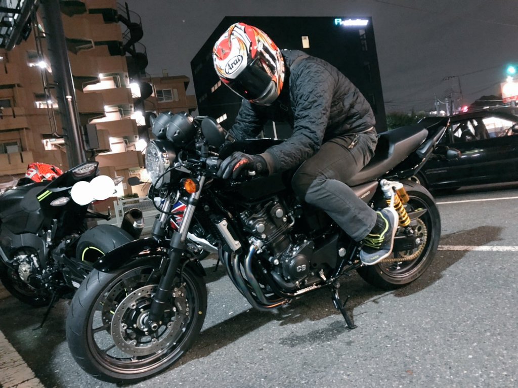 Dreamin Cb400sf Type R完成しました 18年モデル Cb400sf カッコイイと思ったらrt 1ミリでもいいと思ったらrt 見てみたいよって人rt フルカスタム 繋がれcbの輪 Cb乗りと繋がりたい