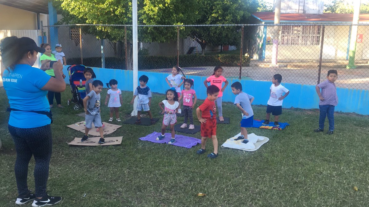 DFET_Centro's tweet photo. #AlMomento se llevan a cabo  actividades recreativas, deportivas y educativas del Programa #CienDiasDeGobierno en la col. Tamulté de las Barrancas #CentroVa #JuntosPorUnMejorCentro @OficialCentro @EvaristoHdzCruz https://t.co/vHkIYhK6Fs
