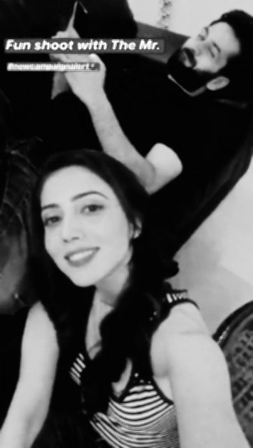 bitterheart26's tweet photo. #JanKuul #newcampaignalert
With THE MR. N MRS.😎
#NakuulMehta #Jankee
Cuties Haseen log r chilling together 💙 https://t.co/MLU1gZAK35