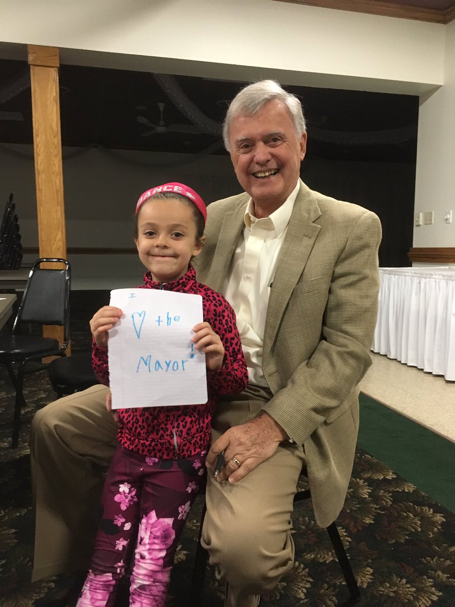 Nice surprise at the Mayor’s Labor Advisory Committee. My new friend Marlee gave me an encouraging sign. Thanks Marlee!  #lnk #workingfamilies