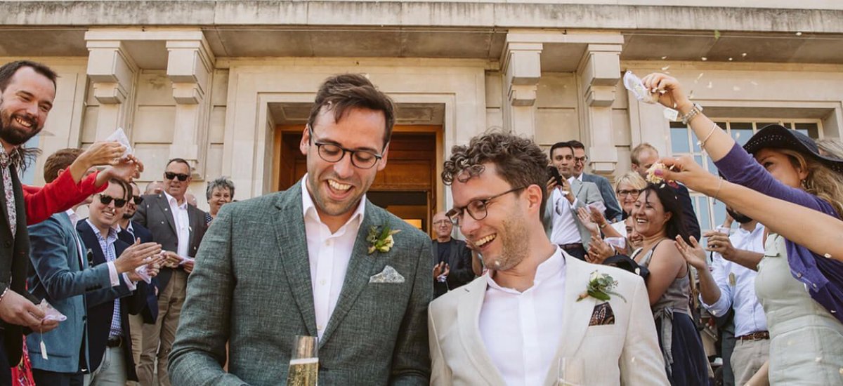 GayWedGuide's tweet photo. A grand Art Deco wedding venue close to London Fields and Hackney Central stations with five different blank canvas wedding ceremony and reception rooms!: https://t.co/UgZ95iW87u @HackneyVenues #HackneyTownHall #Hackneywedding #londonwedding https://t.co/fvVQ3O4ZkE
