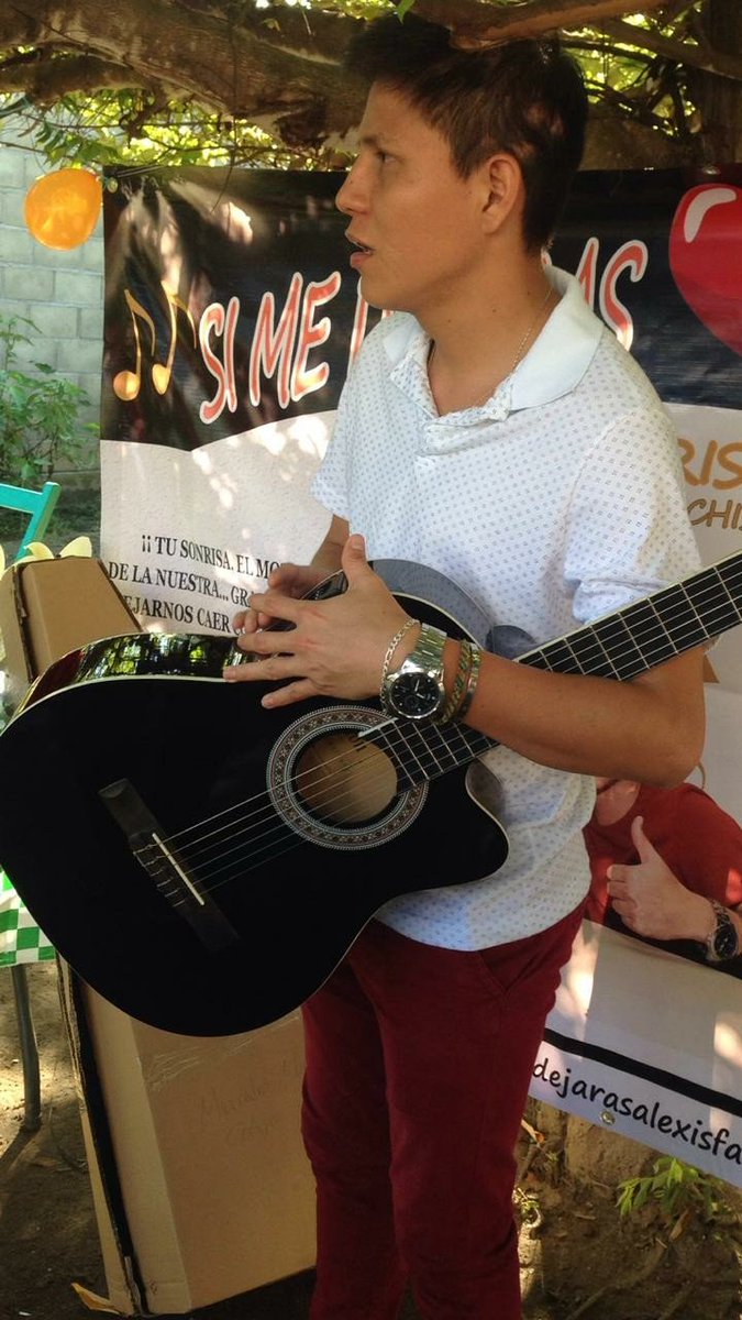 Mariopatz2's tweet photo. #Alexis gracias por tu mención, Dios te bendiga!! Espero que te haya gustado mi pequeño presente!! @AIexisMusicMx nunca abandonaré tu sueño! https://t.co/8fXzc3E6rt