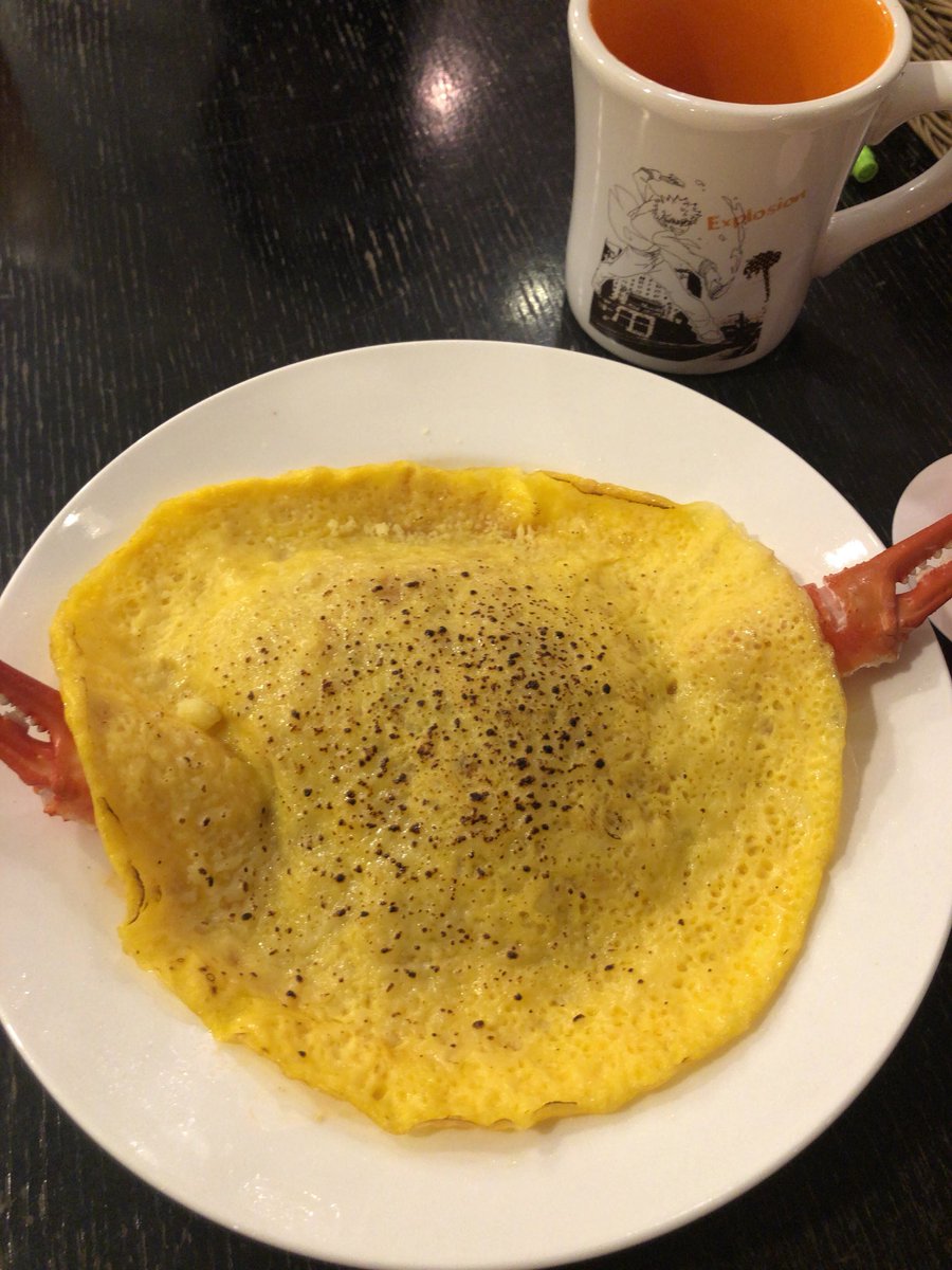 おらおらー!
ヒロアカ文房具カフェ一発目行ってきたぞー!???かっちゃんのコースターの場所に通されて幸せ?飲み物はかっちゃんと出久くんです。 