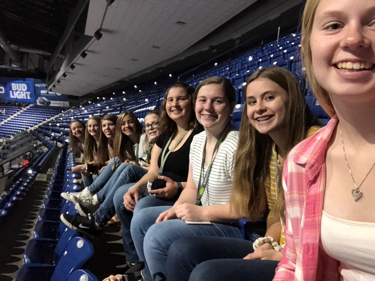 jaydenajordan's tweet photo. Crofton FFA Ready for Garth Brooks @CroftonFfa  #FFAJustOne  “Nebraska’s not for everyone” https://t.co/UqKAcrik3s