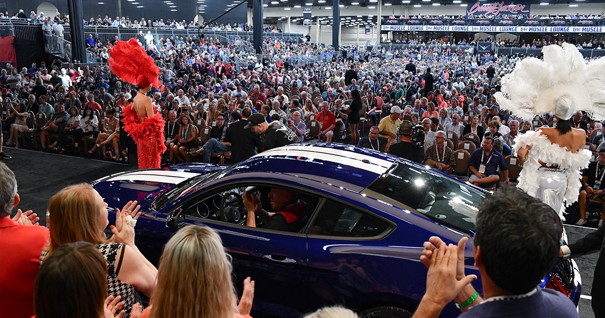 Barrett_Jackson's tweet photo. Viva Las Vegas! This 2015 @Ford Mustang Shelby GT350 in Deep Impact Blue Metallic and white Shelby racing stripe sold for $215,000 - 100% benefiting the @American_Heart Association. #DrivenHearts

Lot 3003: https://t.co/2EgYaigd3v https://t.co/o3V2YdBQRN