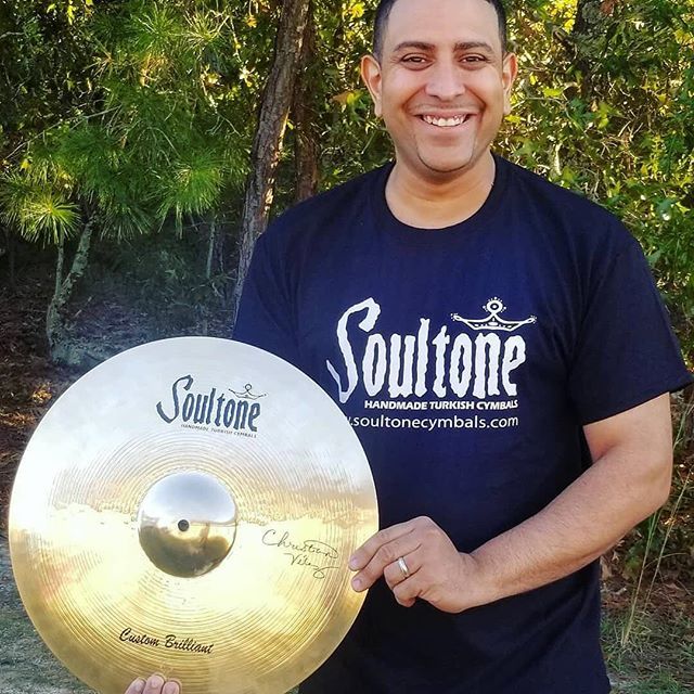 Welcome to the family Christian Veléz!
@chrispercussion78 
#soultonecymbals #drummerfam #powertothedrummers #percussion #drums #drummer #cymbaladdict #drumlife #custombrilliant ift.tt/2PUaOyk