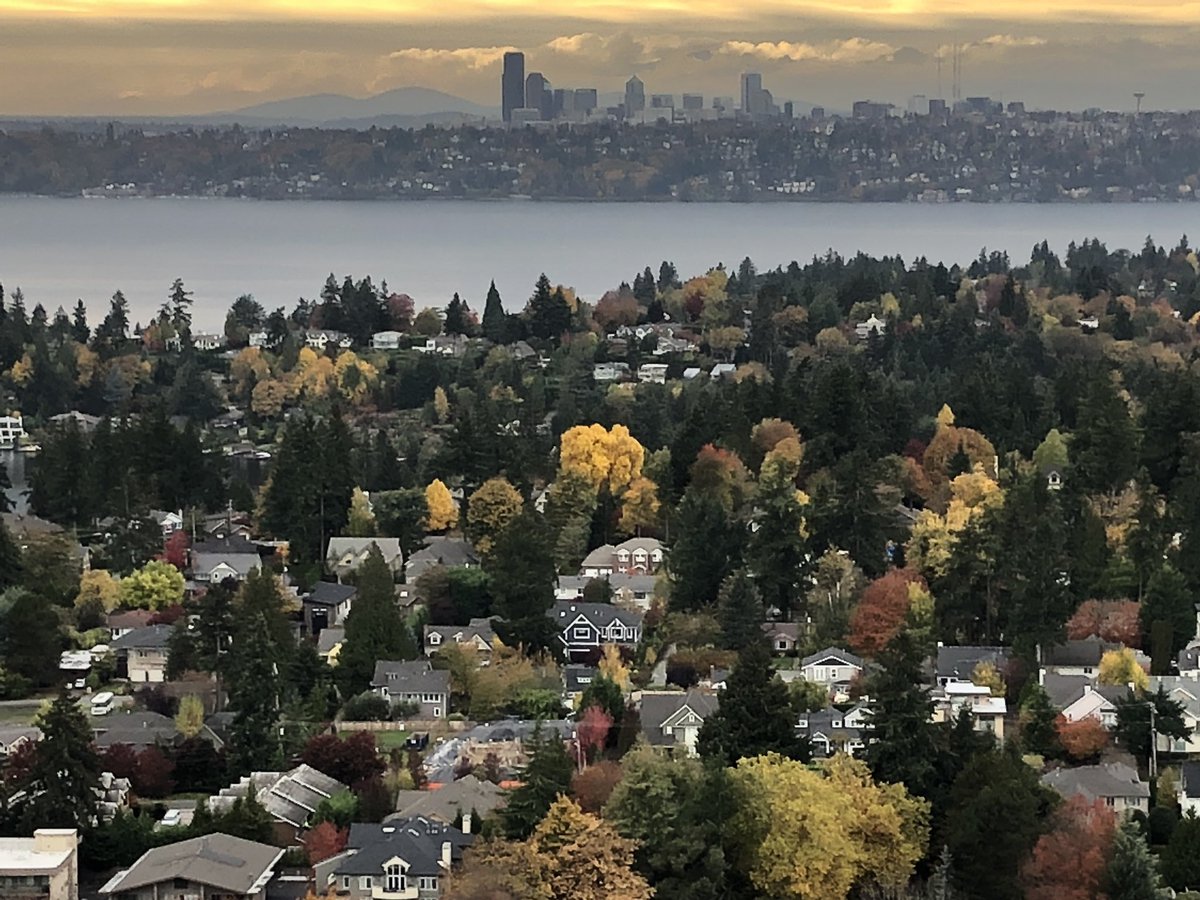 KieraE_TX's tweet image. The view from the top - of the Microsoft building in Bellevue!!!  And an awesome #hackSTEM project!!