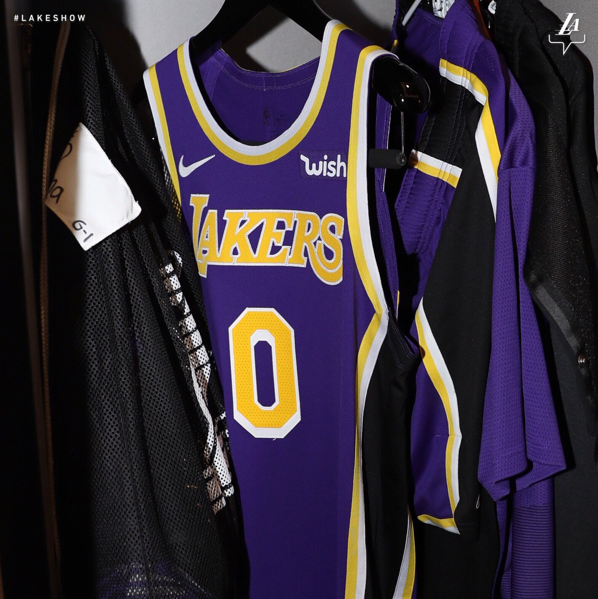 lakers jersey statement