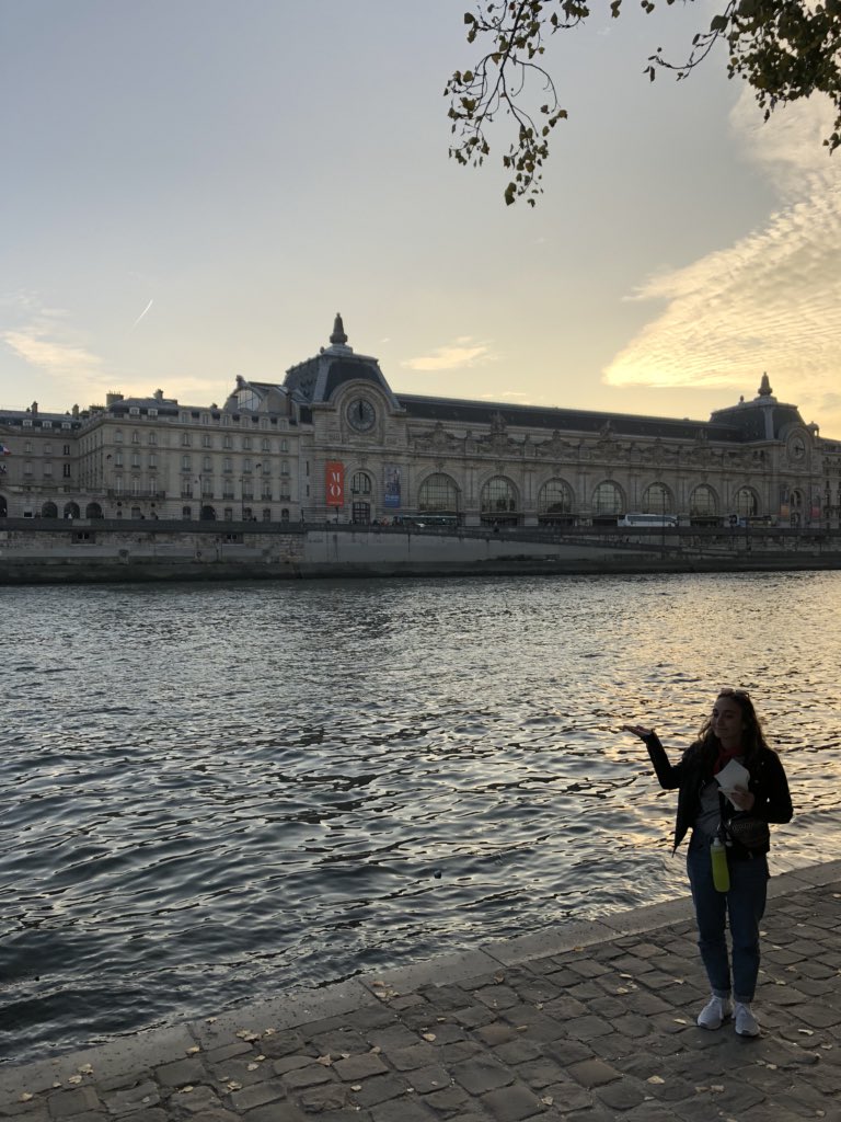 madeyemadie's tweet photo. an american in paris #looks #britawater https://t.co/CaNmzy9tcJ