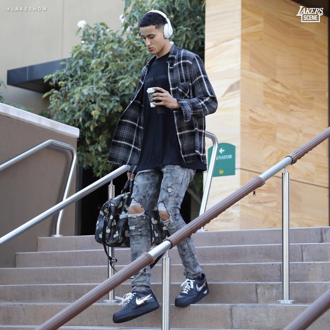 Air Force 1 and @ZO2_ in the Air Jordan 