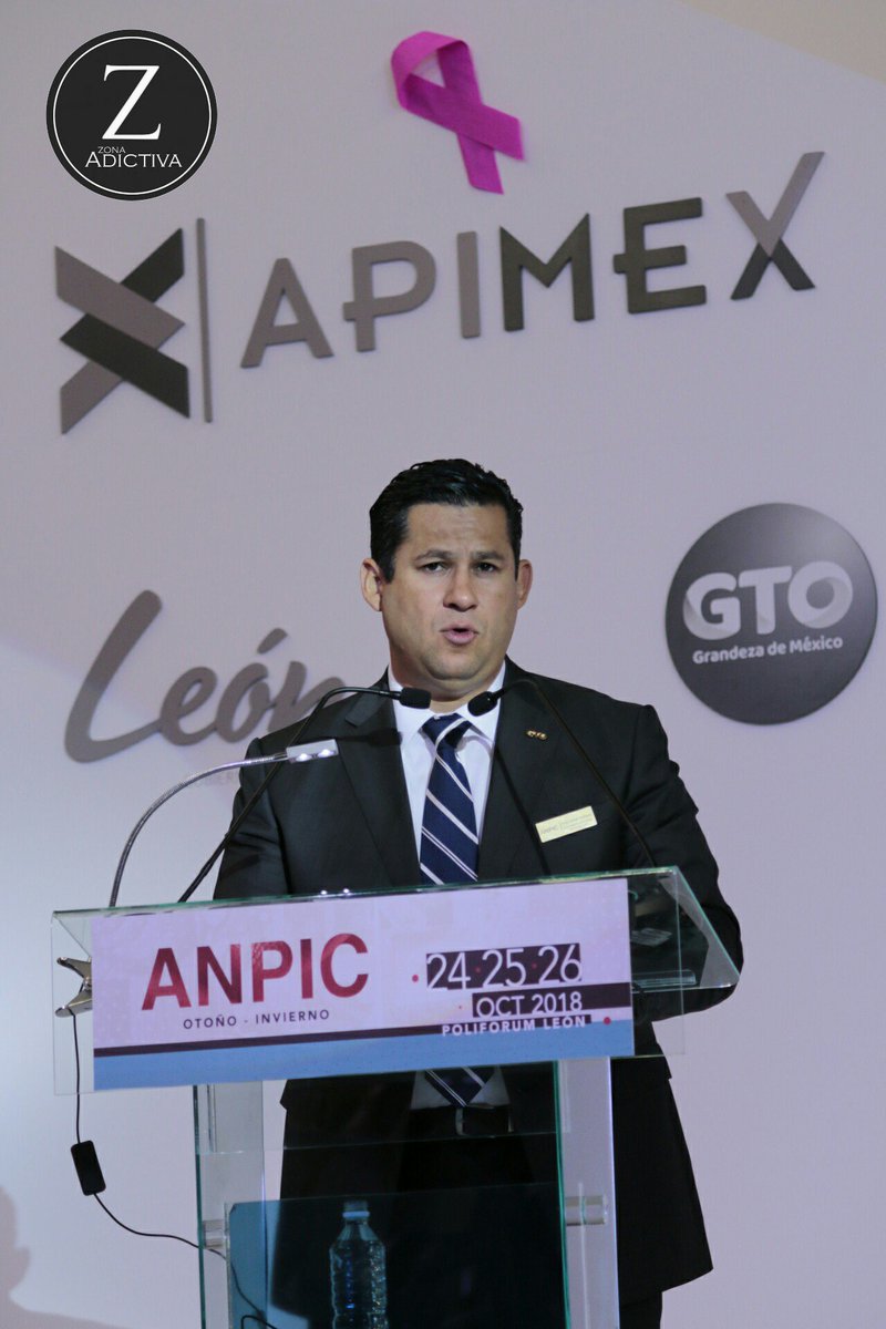 revistacheckout's tweet photo. Estamos en la inauguración de @ANPICMX donde el Gobernador Diego Sinhué del Estado de Guanajuato nos dan la bienvenida.
Fotos por @ZonaAdictiva
 #eventosalamedida #RevistaCheckOut #provedurias #leónGuanajuato #cuerosypieles 
#FelizMiércoles #Guanajuato #travel @diegosinhue https://t.co/u54SAFcBda