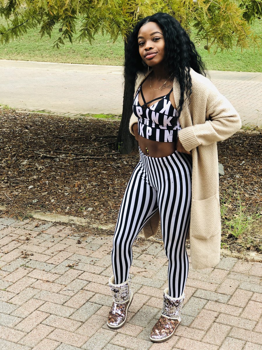 0gslay's tweet photo. Homecoming week🍁🍂 
#LLDae❤️🤞🏽🕊 https://t.co/PF4PWkQ7af