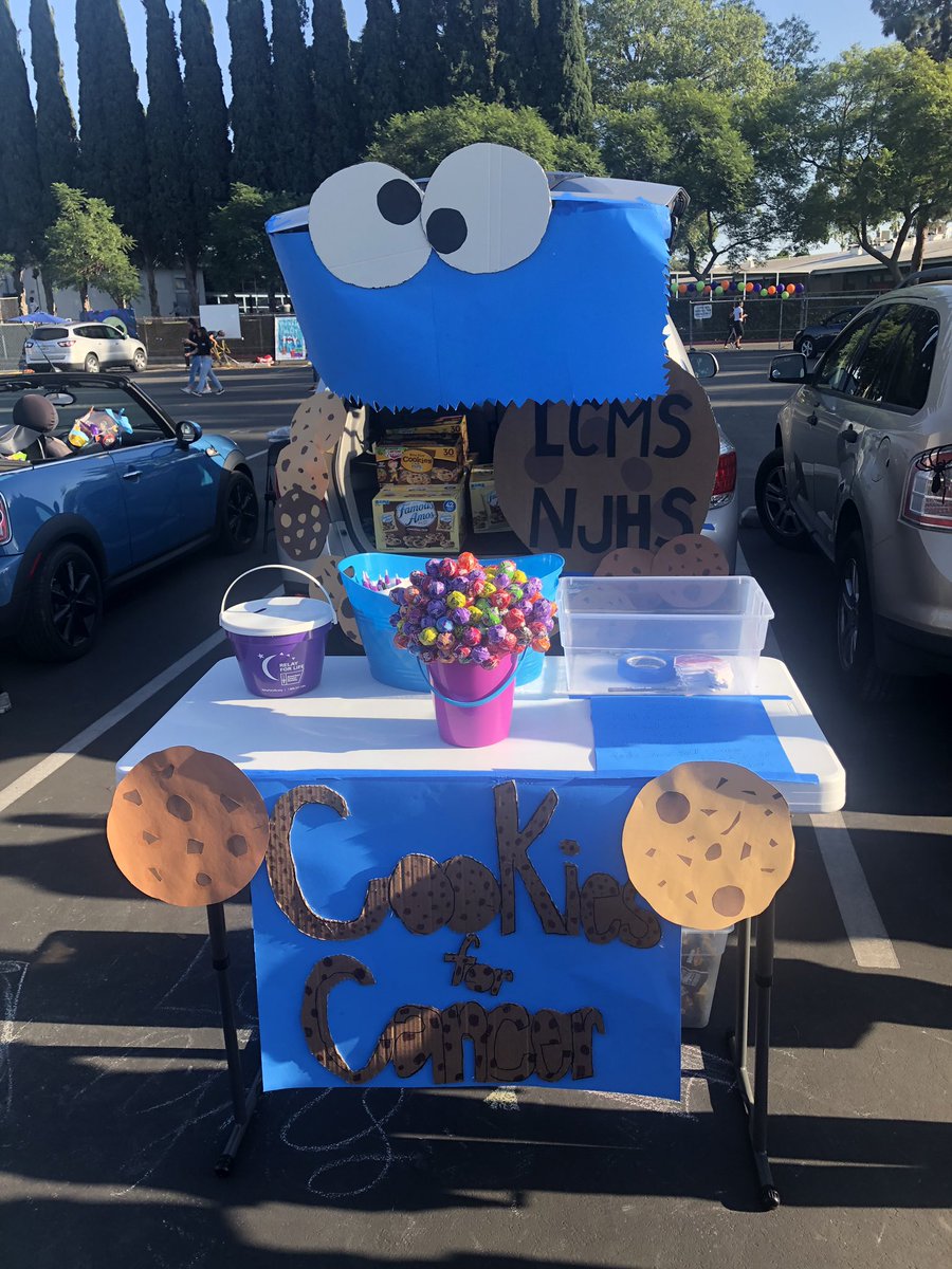 Techie_Carlisle's tweet photo. NJHS serving our community and raising $ for @RelayForLife @LaMiradaBlog @LCMS_AP @PrincipalLCMS @msrod62 #NLMUSD #nlmlearns #lcms https://t.co/9OoQS4ey1B
