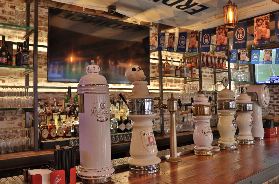 Come into Bierstrasse and join us for a drink at the bar! #nyc #nycdrinks #nycbars #drinks #beer #nyceats #eateryny