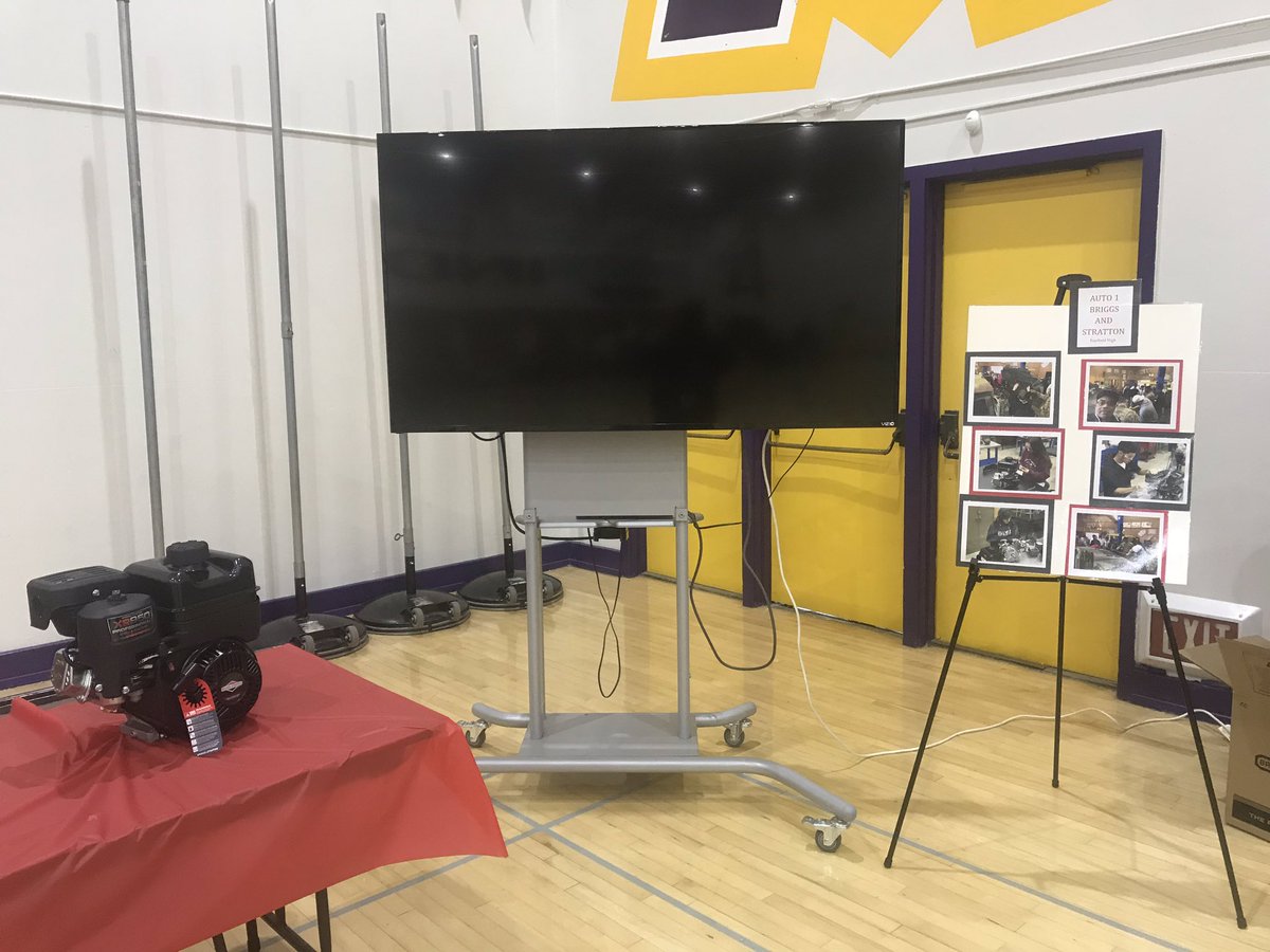 ArmijoHigh's tweet photo. What high school do you want to go to next year? So many great choices @FairfieldSuisun. Come see tonight at our high school fair in the Armijo Gym 6-8pm. @GVMSVikings @CrystalMiddleCA @OakbrookAcadArt @SuisunValleyEl @PSA_Eagles @mattgarciacca @sheldoninnovate @BGaleWilson1 https://t.co/RmwrM4okxu