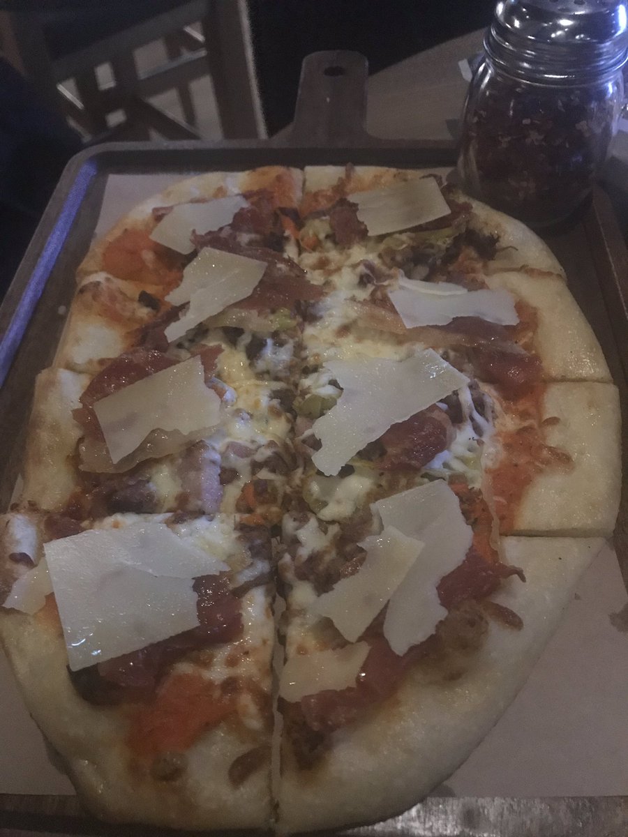 BaseballNL's tweet photo. Thanks to Moxies for a great #RusticItalian Pizza in support of @KidSportNL! Make sure you get out and get one! https://t.co/Qy4ashMCeZ
