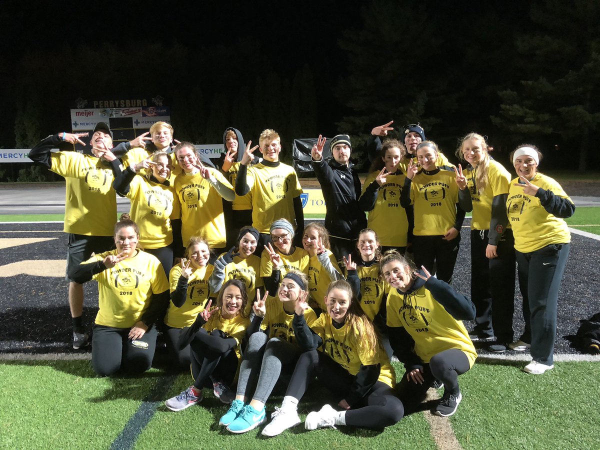 PburgPride's tweet image. special shoutout to our three-time champion 2019 Seniors!! Congrats to the Juniors for playing their hearts out in the final &amp;amp; the freshmen for playing an awesome game! Special shoutout to the sophomores for taking the seniors to the absolute edge! #Powderpuff #MaulMaumee