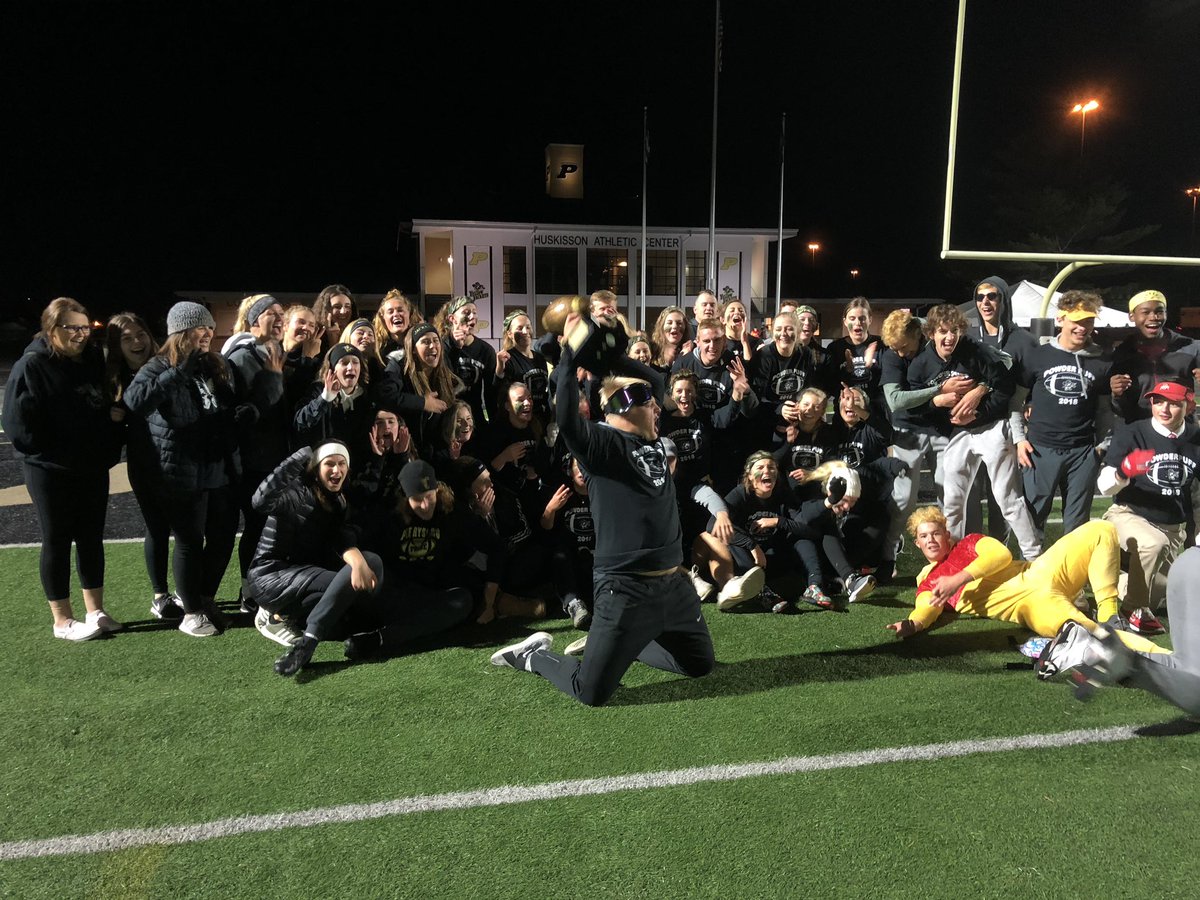 PburgPride's tweet image. special shoutout to our three-time champion 2019 Seniors!! Congrats to the Juniors for playing their hearts out in the final &amp;amp; the freshmen for playing an awesome game! Special shoutout to the sophomores for taking the seniors to the absolute edge! #Powderpuff #MaulMaumee