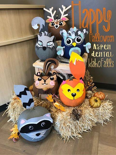 Lilcorey1986's tweet photo. Please vote for our pumpkins via Facebook at https://t.co/WPc544YpST #vote #pumpkincarving  #contest #amimals #Woodland #WINNER #aspendental #dental #LikeForLikes #competitions #win https://t.co/SHMt472C5j