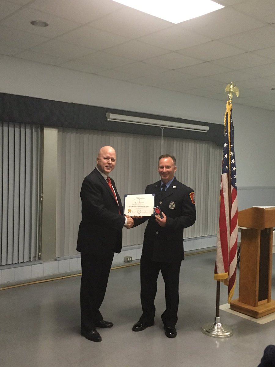 MGavinFCPD's tweet photo. Proud of all of the ACPD, ACFD & Falls Church FM Tom Polera for the distinguished Public Safety Awards from Sons of American Revolution Fairfax-Arlington Chapter @TomPolera #First12Minutes
@ArlingtonVaPD @ArlingtonVaFD @sonofamerica https://t.co/VwSVgqVxSh
