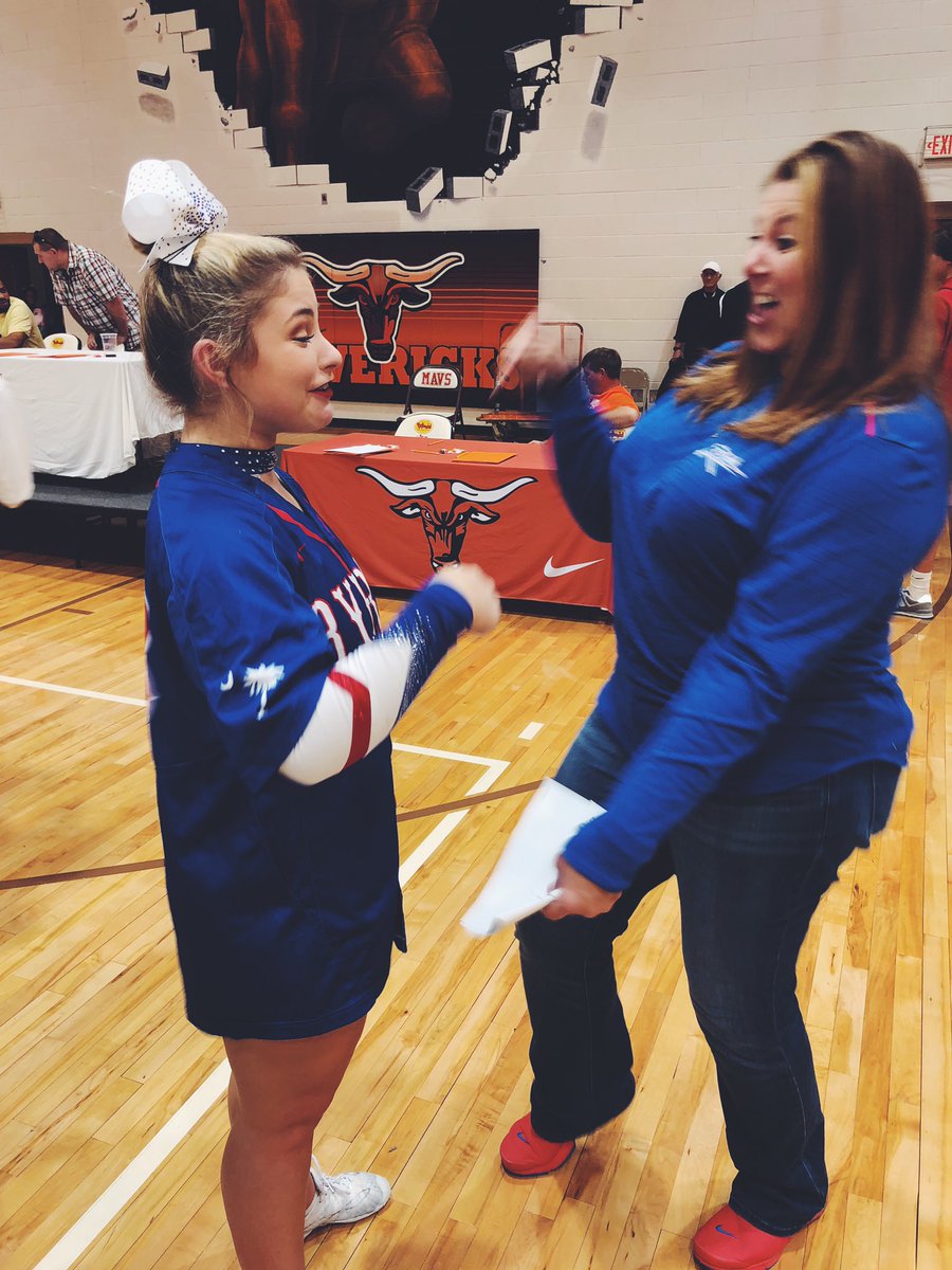 KatelynCostell0's tweet photo. Congrats to the most royal Queen B of them all on being the 5A coach of the year back 2 back 2 back❤️🎀. #shedidthat https://t.co/tMKzPwl6xv