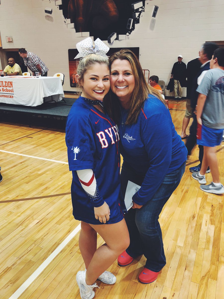 KatelynCostell0's tweet photo. Congrats to the most royal Queen B of them all on being the 5A coach of the year back 2 back 2 back❤️🎀. #shedidthat https://t.co/tMKzPwl6xv