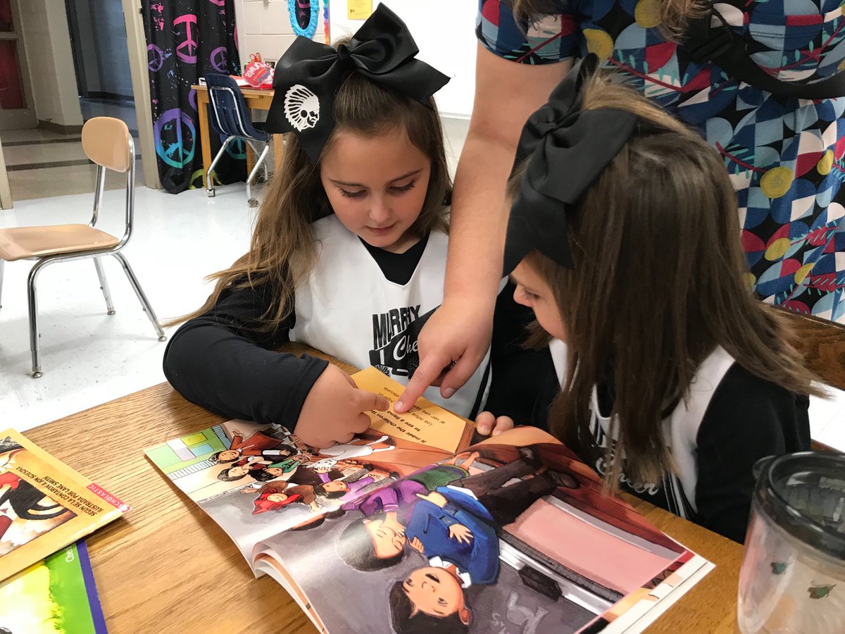 MurrayESOL's tweet photo. Students reading bilingual books during CES Family Reading Night
@mcsgeorgia https://t.co/GOhljxcdFx