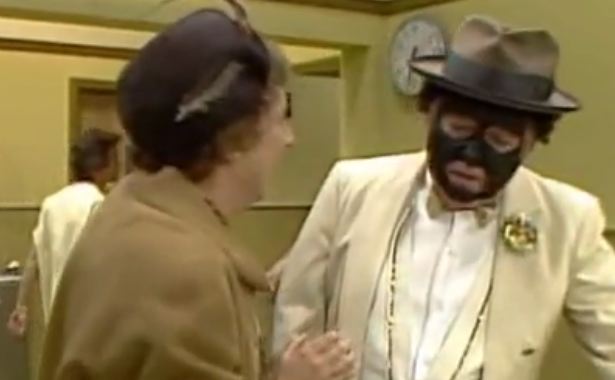 andersonatlarge's tweet photo. @nytimes Whites dressing in blackface is intended to demean and belittle African Americans.
When Megyn Kelly was a child, "All in the Family" episode with Archie Bunker in blackface aired. It wasn't acceptable then. It's never been acceptable except among white supremacists. #FireMegyn https://t.co/bZkNdV2ND1