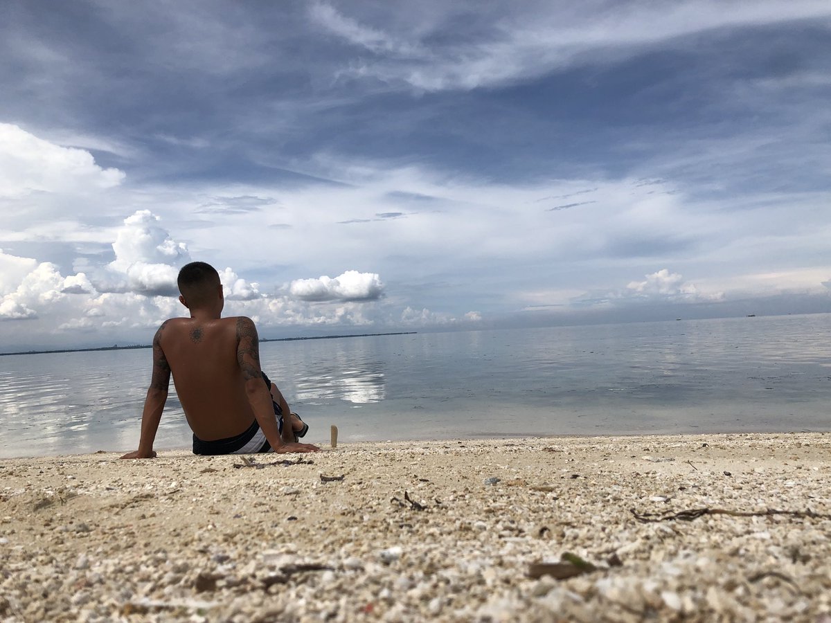 ryota_tsuboi's tweet photo. #cebu 10/16
#パンダノン島 #天国に一番近い島
雨季で雨予報なのに晴れた〜!!
晴れ男晴れ女のおかげ!!
#ibizabeachclub #cebu #cebuphilippines #cebuisland #cebueats #cebufood #cebutravel #cebu2018 #lapulapu #セブ #セブ島 #ラプラプシティ #熊谷 #kumagaya #酒クズ会 https://t.co/jUWEkjLP8C