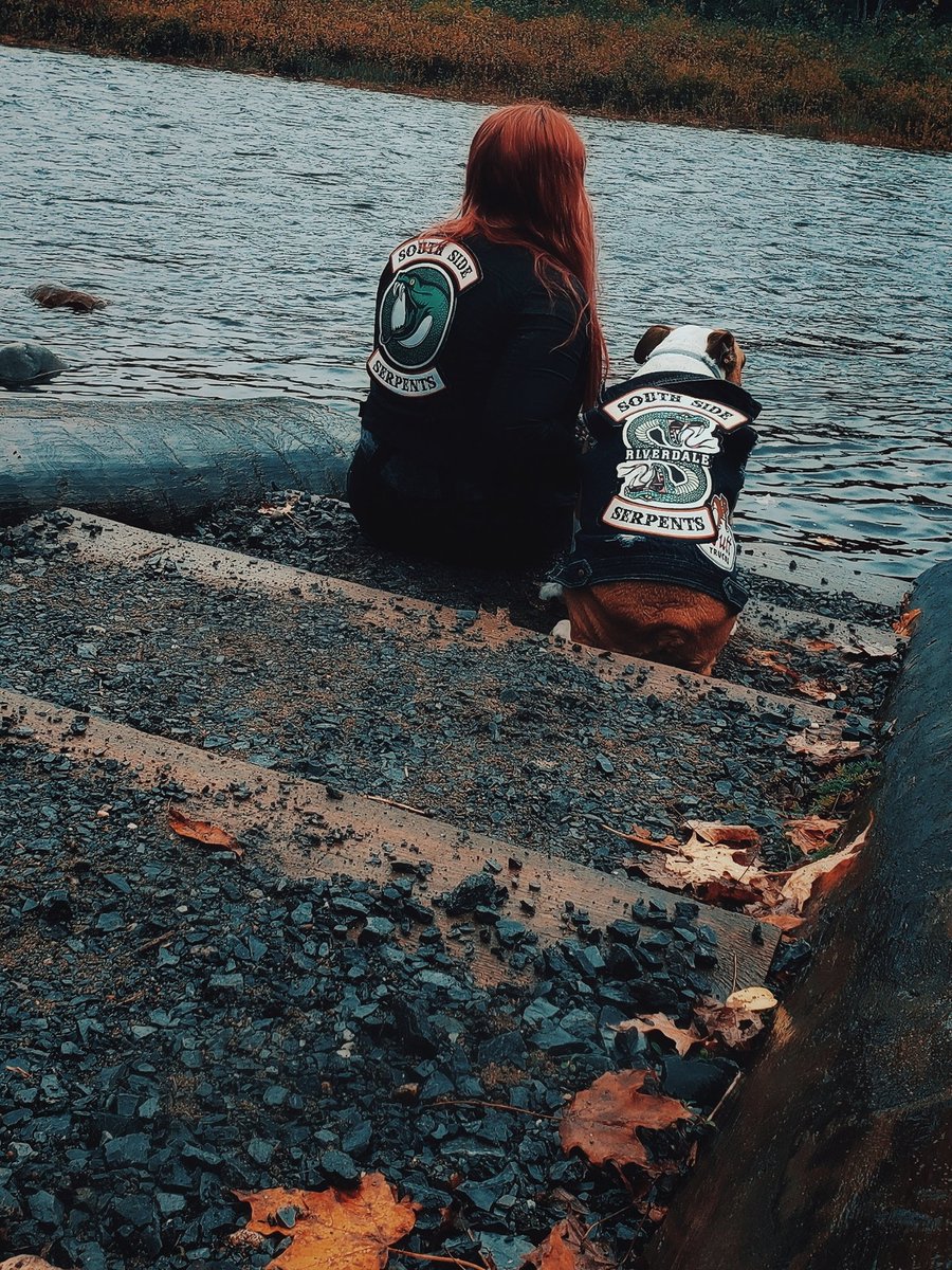 xxaprilrose's tweet image. Who said bulldogs cant be Serpents? ☺️🐍 @CW_Riverdale @RiverdaleWriter @ArchieComics #Riverdale @HotTopic #hottopic