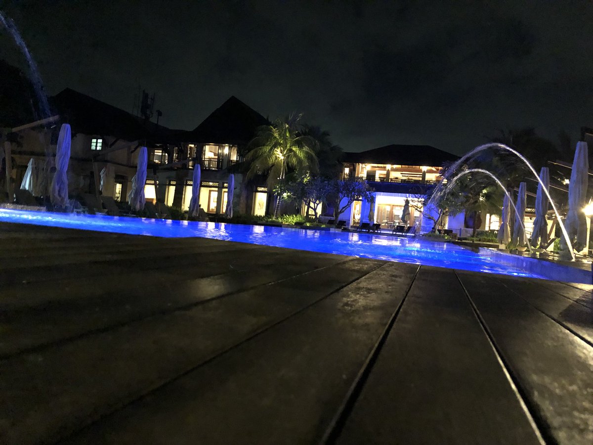 ryota_tsuboi's tweet photo. #cebu 10/16
#dinner🍽👏👏は #crimson
セブ島の五つ星ホテル【crimson mactan cebu】restaurant!!
#ibizabeachclub #cebu #cebuphilippines #cebuisland #cebueats #cebufood #cebutravel #cebu2018 #lapulapu #セブ #セブ島 #ラプラプシティ #熊谷 #kumagaya #酒クズ https://t.co/rRqkVrHrZE