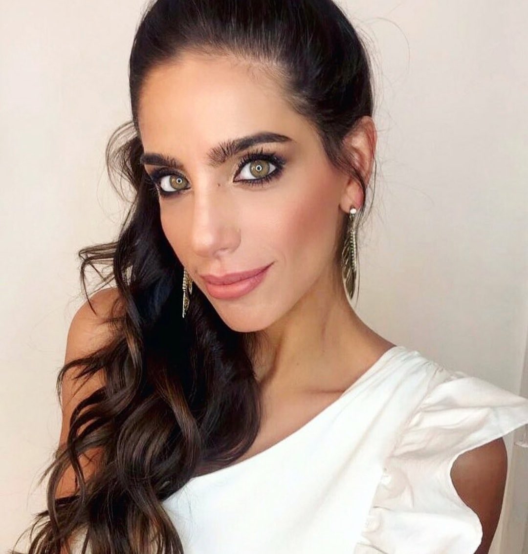 Yalangoch Gabriella Sari Yalangoch Gabriella Sari