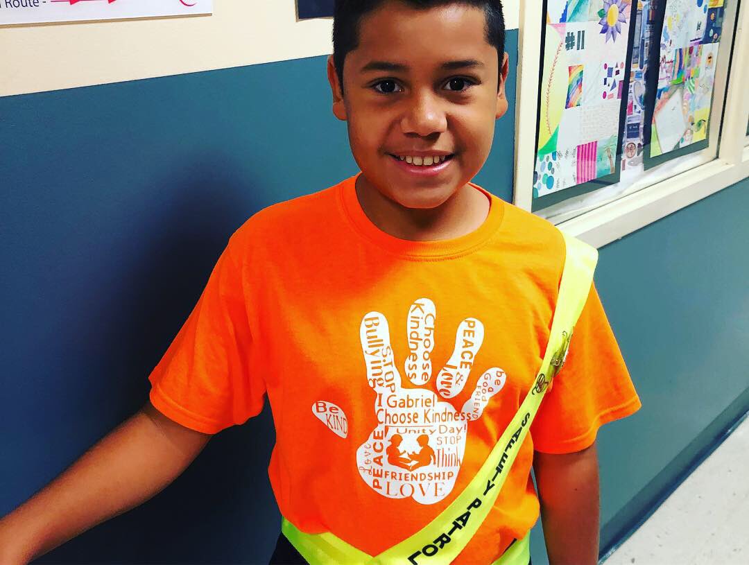 RenTradition's tweet photo. #TRAD students & staff made their voices heard today by standing against bullying & celebrating Unity Day! π§‘π§‘π§‘#unityday #choosekindness #bulldogsagainstbullying #unityrings #acceptance #RCST https://t.co/K5rkETGYTL