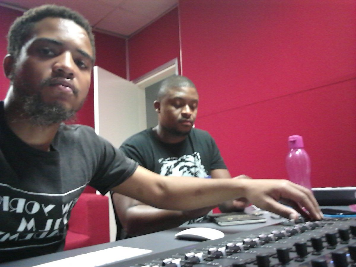 ProeticSA's tweet photo. Proetic X Hazer...."We been quiet but trust me nigga we ain't stop"... New music on the way....for now, refer to my pinned tweet. #Boys #PushThruEnt #Winners #SAHipHop #NewKidOnTheBlock https://t.co/H6a5XWk9AT