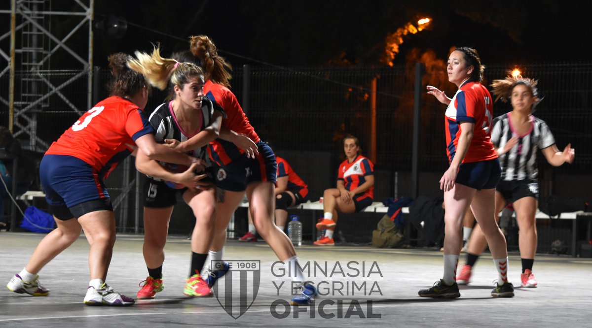 GimnasiaMendoza's tweet photo. #Handball

#Gimnasia 21 #RussellA 19 📸🐺💪 https://t.co/7hP28wJ9Yg