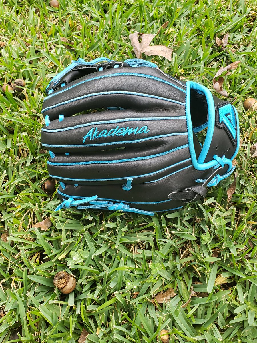 AcademyCmp's tweet photo. Hmmm look what we got in the mail today!!!!!! Our guys are going to love their custom Akadema Torino. https://t.co/QIqtvmGAYW