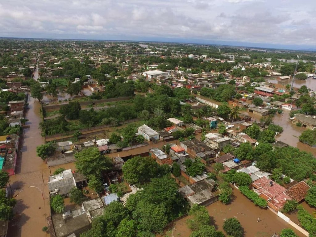 _la_tigresa's tweet photo. When it’s not one thing it’s another just got news our home town in Nayarit is flooded we’ve lost everything in our home these pictures have me in tears https://t.co/HoGXqWt8ZG