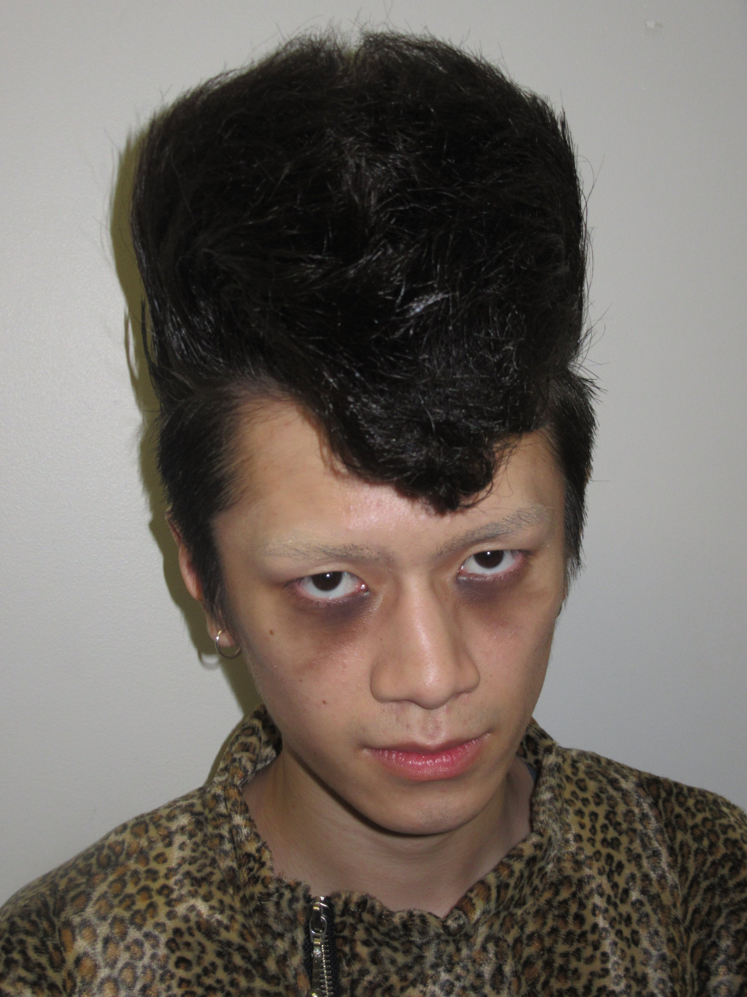 ট ইট র Uno ウーノ ヘアメイク中村より 毎回 趣向を凝らしたショーに合わた斬新なヘアスタイルを作っていますが 今シーズンunoが大活躍したヘアスタイルはこれ Neglect Adult Patientsでのスタイル 超リーゼント です Unoのスーパーハード