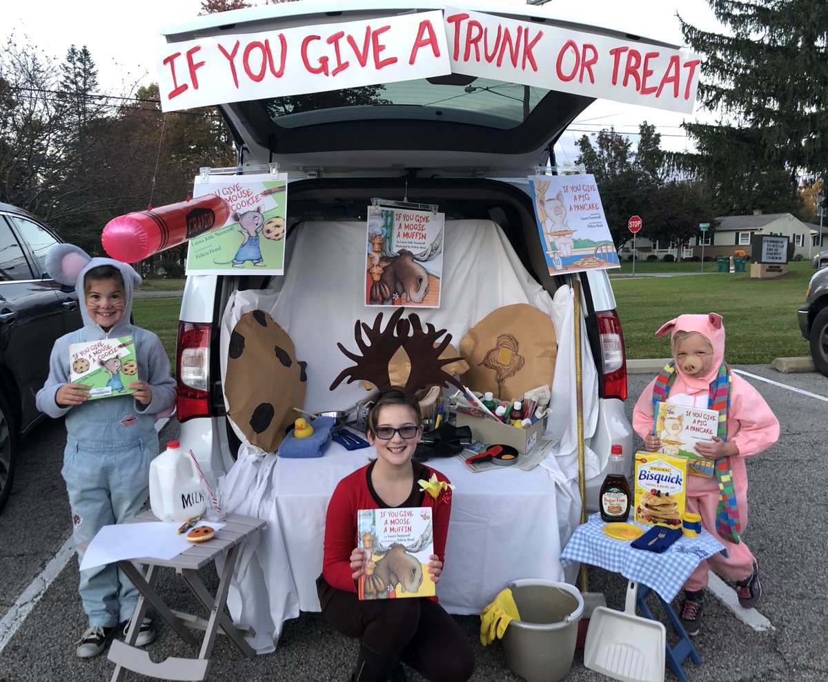 armouremily's tweet photo. Trunk or Treat book theme at the elementary school. #IfYouGive a Mouse a Cookie, a Moose a Muffin, and Pig a Pancake. Hope we made you proud @LauraNumeroff and Felicia Bond. @LukeArmour https://t.co/3Gwi3RZsnN