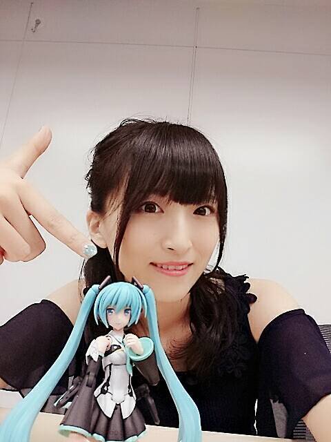 SSP 誰もいないセカイ 初音ミク 藤田咲金箔押し ヴァイス プロセカ TD限定品 藤田咲サイン SSP 誰もいないセカイ