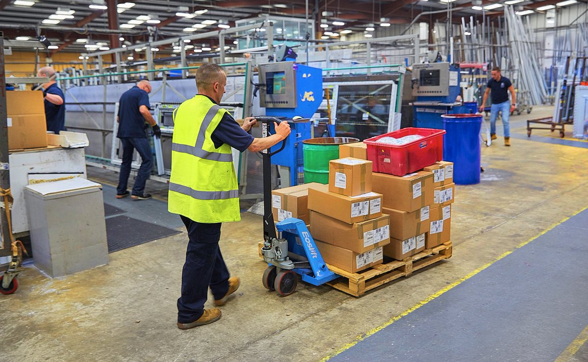 #Pallet #Truck training is one of those workplace operations that tends to get overlooked. However, pallet trucks can pose a serious risk to the safety of staff, goods and the workplace itself due to, the size and weight of electric pallet trucks.
bit.ly/2zpSSpB
