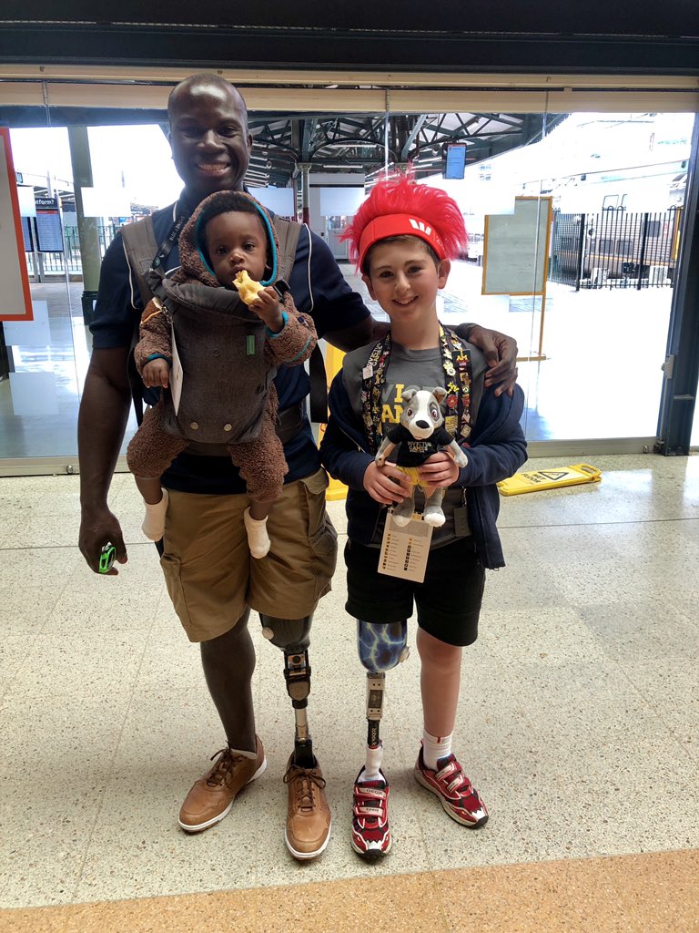 BladeBoyRio's tweet photo. A huge honour to finally meet #InvictusGames #TeamUSA🇺🇸 #Hero @will_reynolds @USArmy having seen this legendary #flagbearer at #IG2014 @InvictusOrlando @InvictusToronto @InvictusSydney Rio had a fun kick-about with Will’s eldest son at Central Station⚽️ #IG2018 #GameOnDownUnder🇦🇺 https://t.co/7wkB3Lxrrv