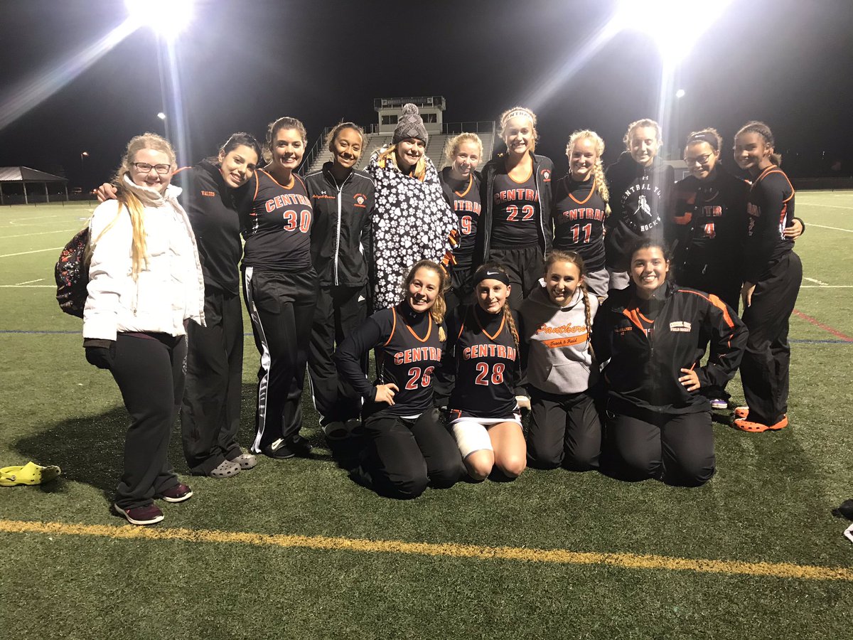 last game of the season... seniors you will be missed!😢🖤🧡 CY fhockey forever🏑