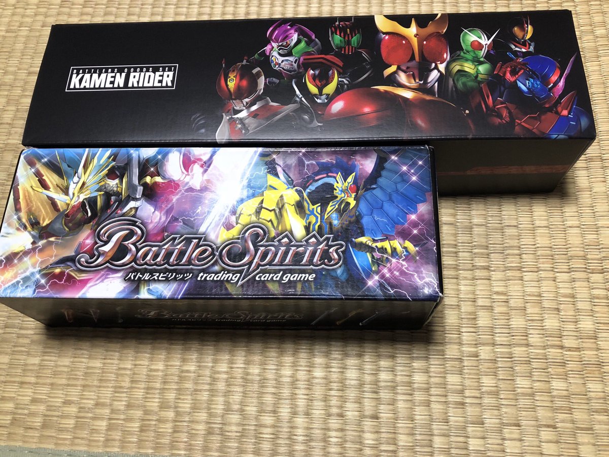 Mine 轟海のミネ Na Twitteru バトラーズグッズの ストレージボックスって 普通のより長いんですね 持ち運びが難しい プレイマットの入れ物も用意しないと 仮面ライダーデッキ全部入れても まだ余る ドーパント オルフェノク グロンギ等のデッキも入るな