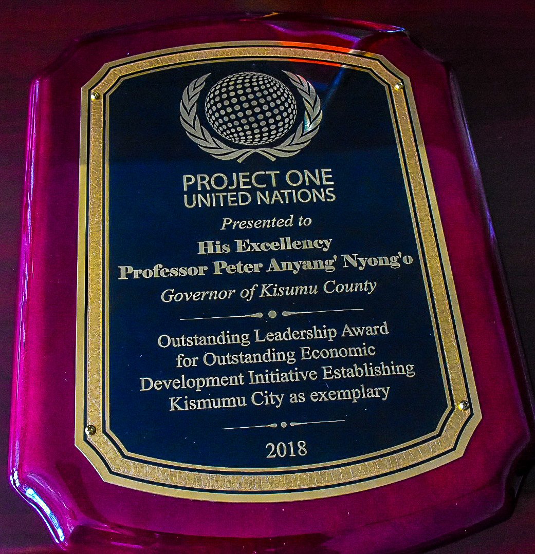 AnyangNyongo's tweet photo. This morning I received an Excellence in Leadership Award from Project One @UN for establishing an outstanding economic development initiative to establish Kisumu City as a commercial hub within the East and Central African States.
 @KisumuCountyKE @UKenyatta @RailaOdinga https://t.co/Z5qm1St0Lu